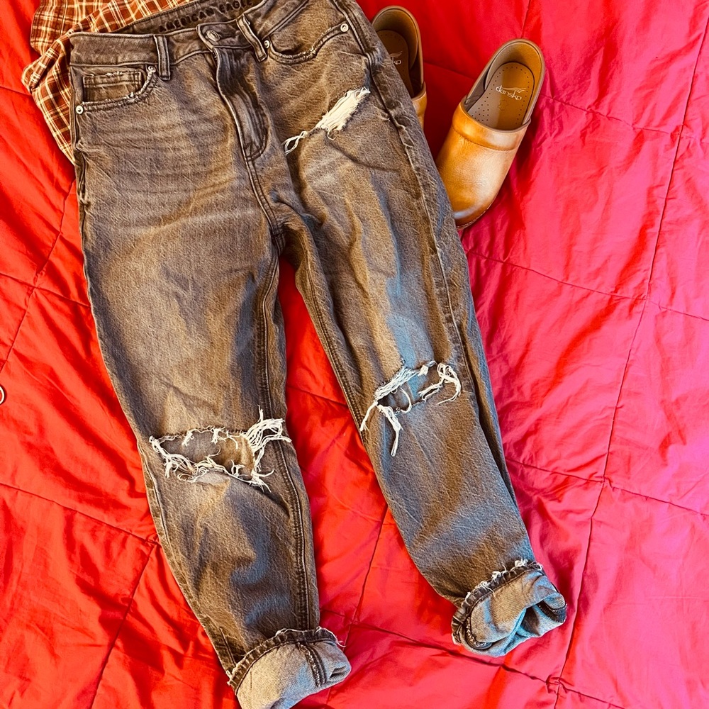 AMERICAN EAGLE mom jean